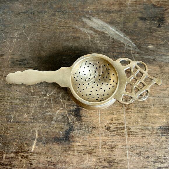 Antique Tea Strainer and Drip Cup | Loose Leaf Tea | Tea Gifts Accessories - Picture 2 of 4